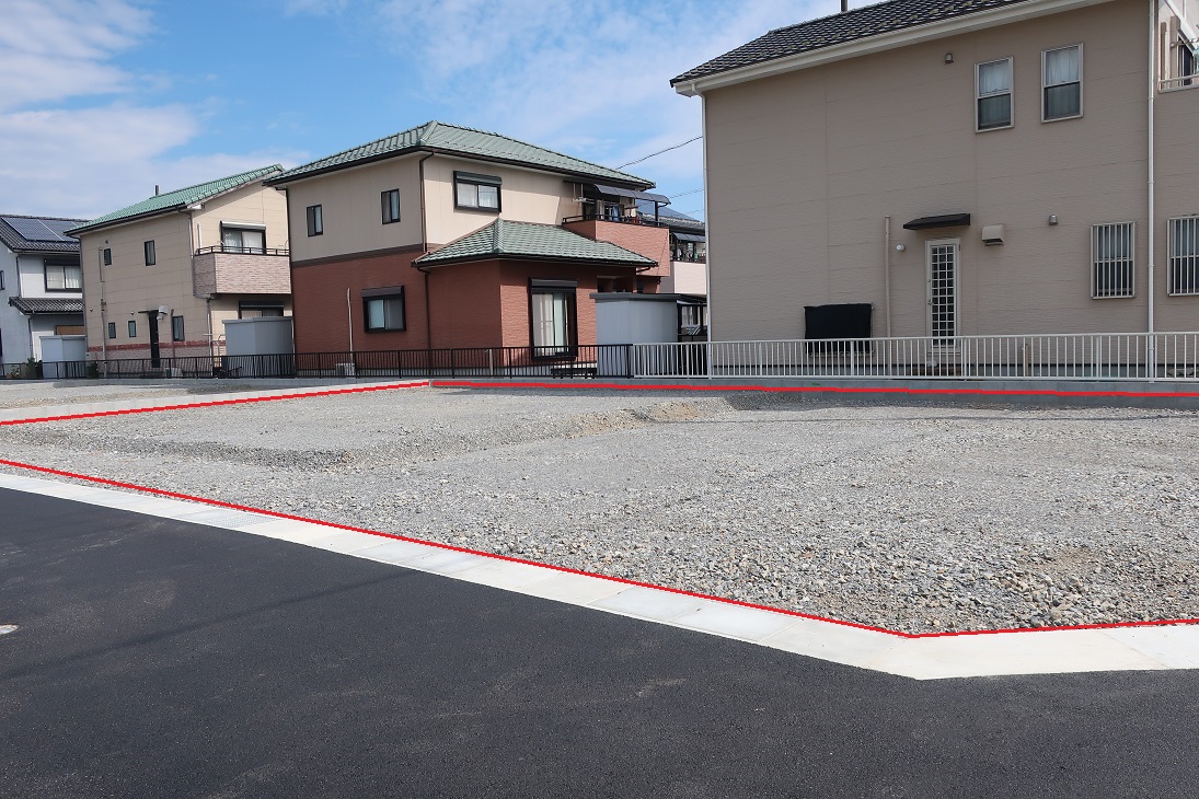 値下げしました！分譲地上田北　南向き角地　即建築可！上下水道完備！境界ブロック設置済 　最終１区画