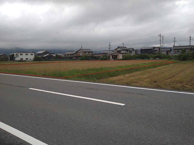 池田町沓井 （農振除外地　１種農地　田）  　県道 沿い７８１坪　配送センター、トラック置き場可能