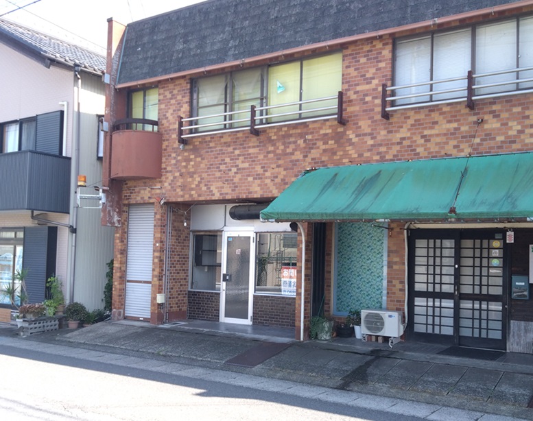 青柳テナント　東　１F　（居抜物件）