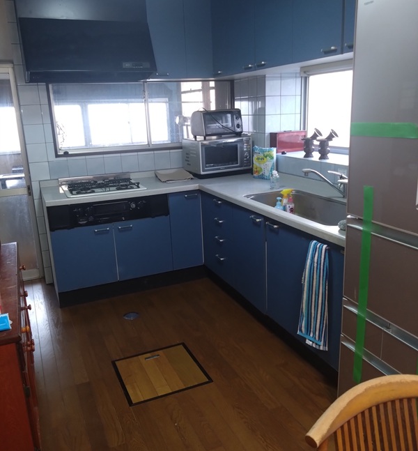 土地150坪　建物80坪　築年数古いですが、全面的にメンテナンスされた中古住宅です。800万円