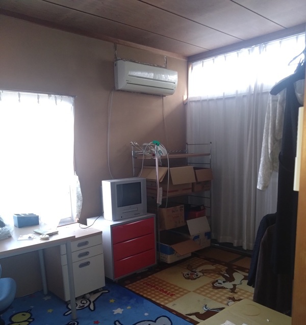 土地150坪　建物80坪　築年数古いですが、全面的にメンテナンスされた中古住宅です。800万円