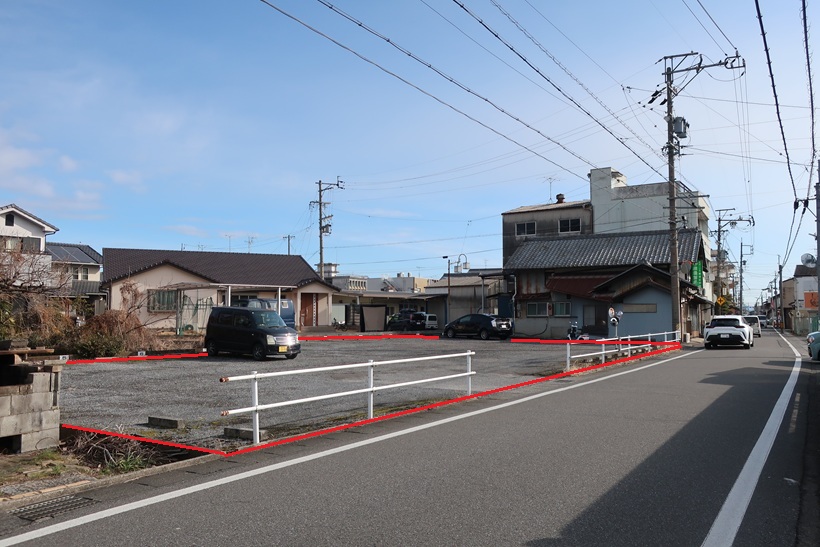 池田町六之井(池野 栄町)地区　幹線道路に面した間口の広い土地です。