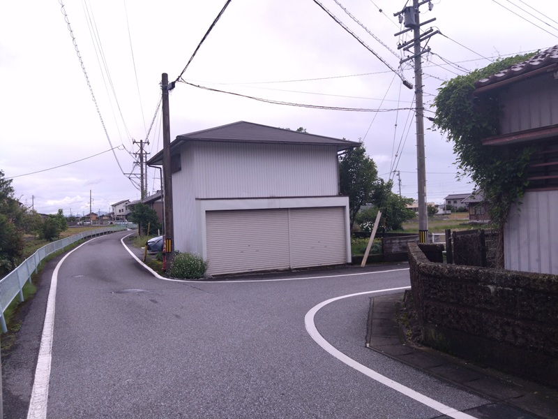 東南角地の管理の行き届いた美邸　別途車庫・駐車場・畑用の雑種地付