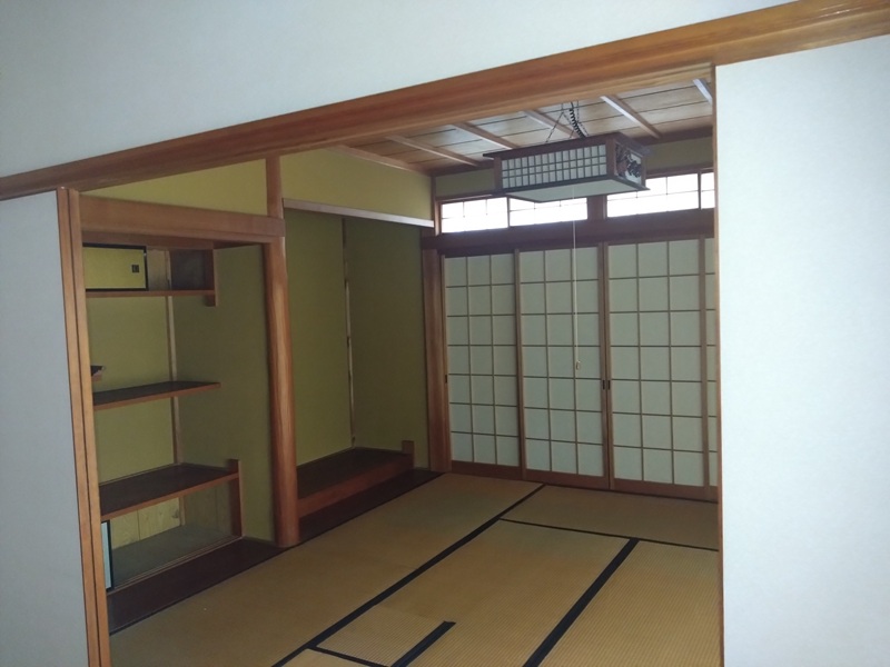 東南角地の管理の行き届いた美邸　別途車庫・駐車場・畑用の雑種地付